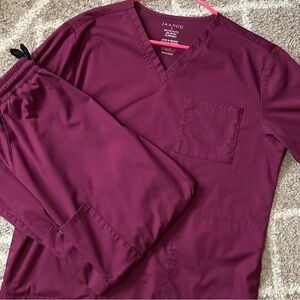 MEN'S JAANUU SCRUB SET